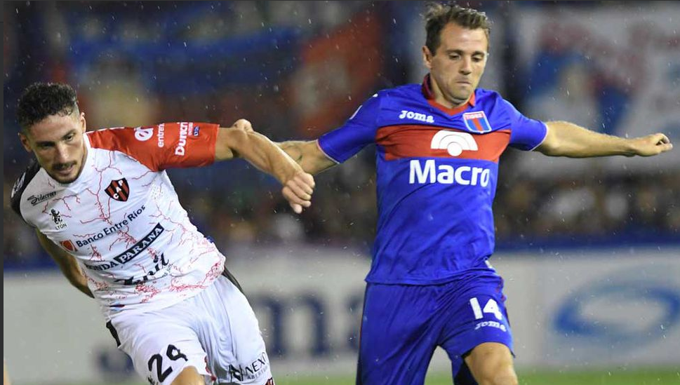  穆西亚拉当选月度最佳年轻球员  