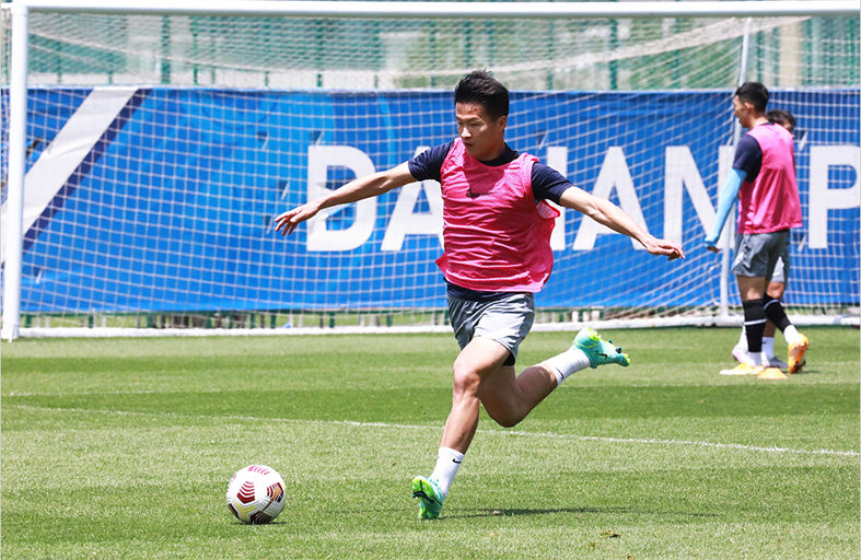  卡坦扎罗老将发威，马谢洛角球直接破门  